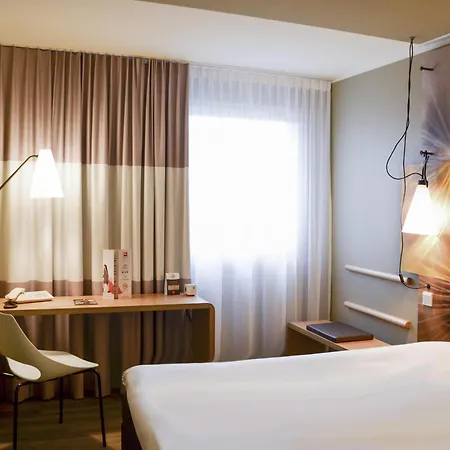 イビス フランクフルト エアポート ホテル 3*