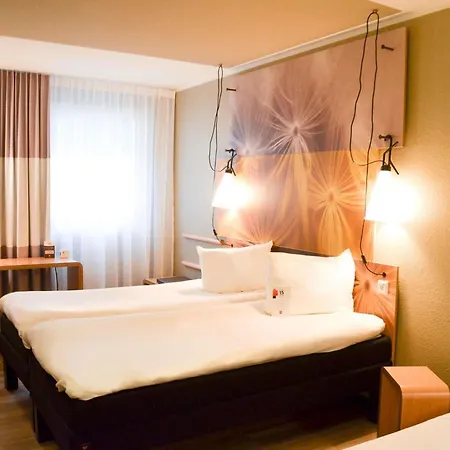 Ibis Frankfurt Airport מלון
