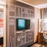 Ibis Frankfurt Airport Hotel 3*