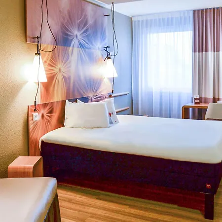 Ibis Frankfurt Airport Hotel 2*