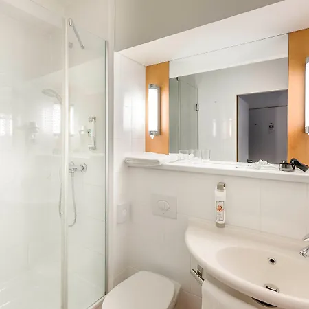 Ibis Frankfurt Airport 3*
